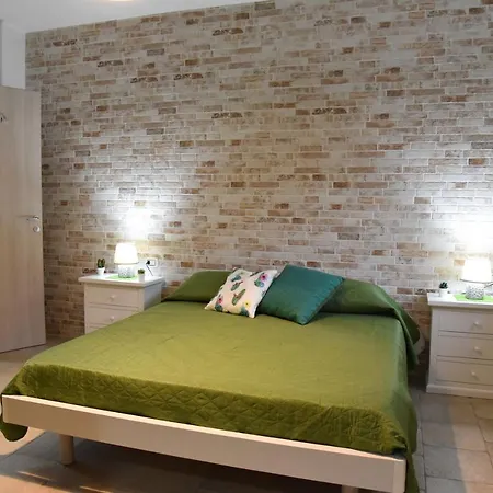 Madam Bed & Breakfast *